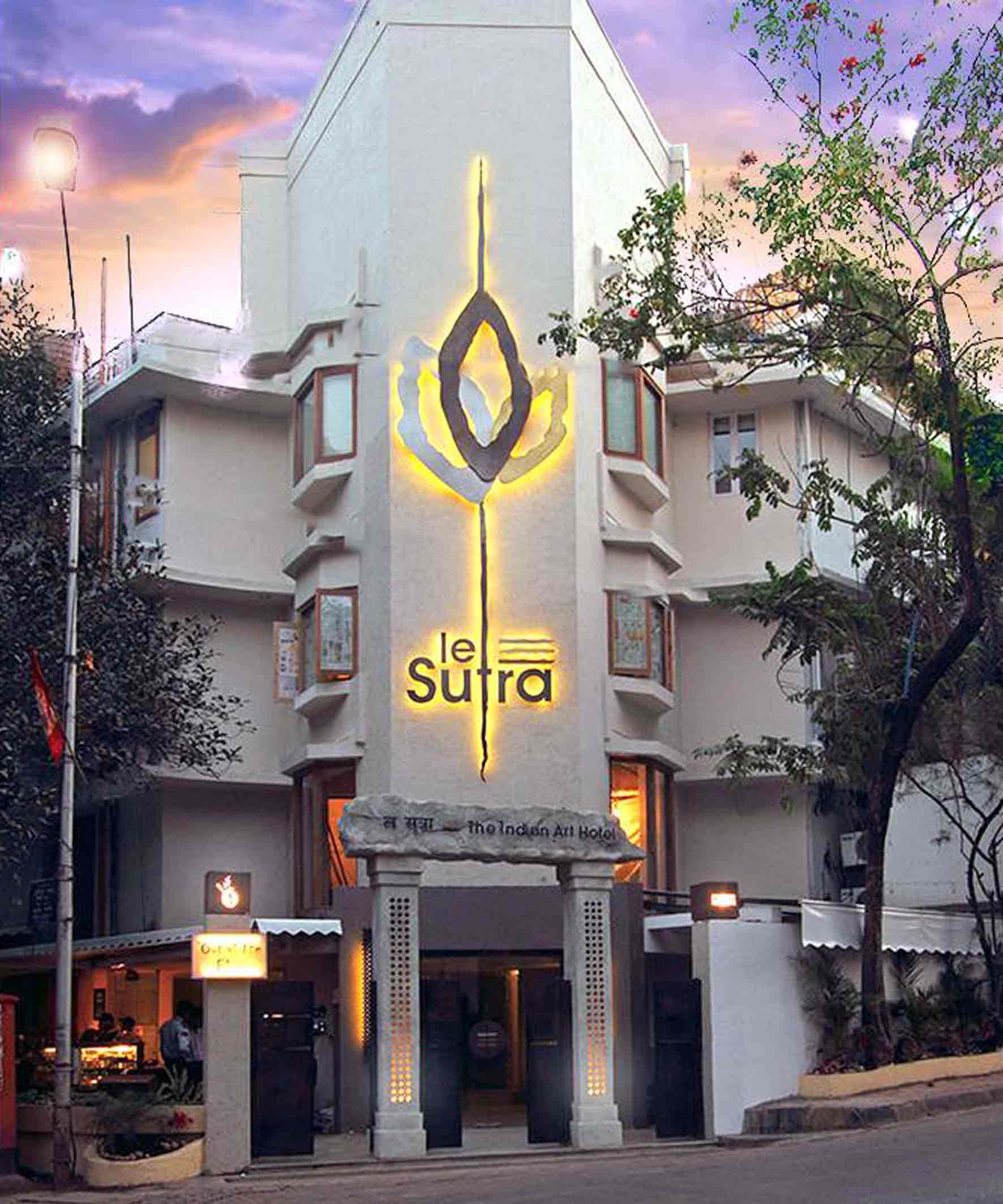 Hotel Le Sutra - Best Indian art hotel in Bandra Mumbai